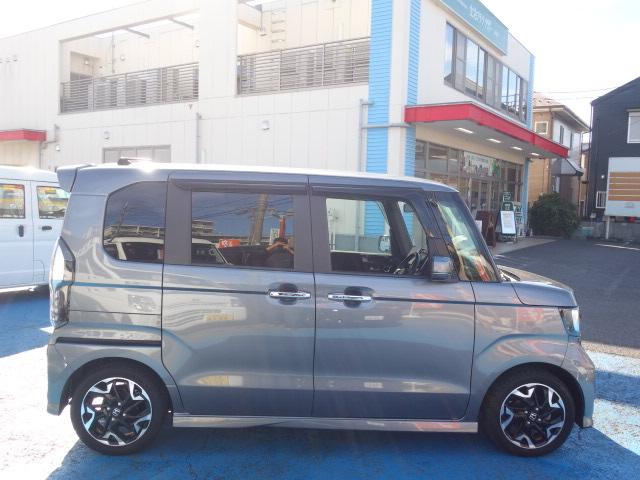 N-BOXカスタム G・Lターボホンダセンシング 禁煙車 ハーフレザーシート ターボ 社外メモリーナビ フルセグTV DVD再生 Bluetooth/USB接続 録音機能搭載 バックカメラ ETC スマートキー 両側パワースライドドア 純正15AW(6枚目)