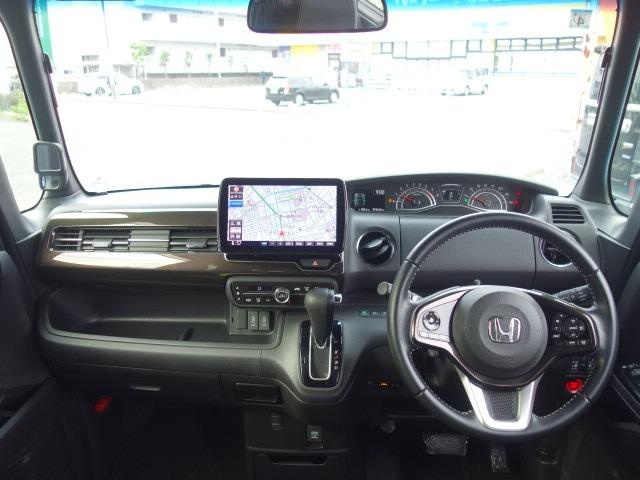 N-BOXカスタム G・Lターボホンダセンシング 禁煙車 ハーフレザーシート ターボ 社外メモリーナビ フルセグTV DVD再生 Bluetooth/USB接続 録音機能搭載 バックカメラ ETC スマートキー 両側パワースライドドア 純正15AW(11枚目)