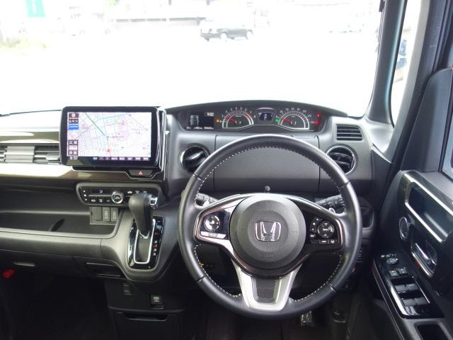 N-BOXカスタム G・Lターボホンダセンシング 禁煙車 ハーフレザーシート ターボ 社外メモリーナビ フルセグTV DVD再生 Bluetooth/USB接続 録音機能搭載 バックカメラ ETC スマートキー 両側パワースライドドア 純正15AW(14枚目)