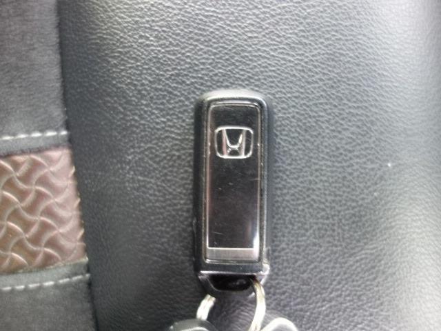 N-BOXカスタム G・Lターボホンダセンシング 禁煙車 ハーフレザーシート ターボ 社外メモリーナビ フルセグTV DVD再生 Bluetooth/USB接続 録音機能搭載 バックカメラ ETC スマートキー 両側パワースライドドア 純正15AW(29枚目)