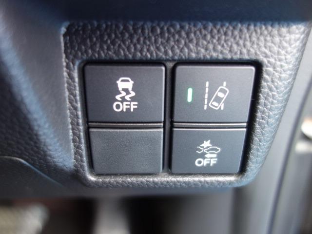 N-BOXカスタム G・Lターボホンダセンシング 禁煙車 ハーフレザーシート ターボ 社外メモリーナビ フルセグTV DVD再生 Bluetooth/USB接続 録音機能搭載 バックカメラ ETC スマートキー 両側パワースライドドア 純正15AW(32枚目)