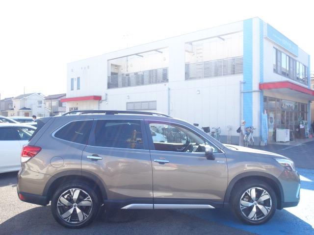 フォレスター アドバンス 禁煙車 本革シート サンルーフ アイサイト 4WD パワーバックドア ルーフレール 純正メモリーナビ フルセグTV CD/DVD再生 Bluetooth接続 USB接続 HDMI端子 バックカメラ(10枚目)