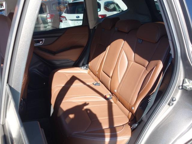 フォレスター アドバンス 禁煙車 本革シート サンルーフ アイサイト 4WD パワーバックドア ルーフレール 純正メモリーナビ フルセグTV CD/DVD再生 Bluetooth接続 USB接続 HDMI端子 バックカメラ(54枚目)