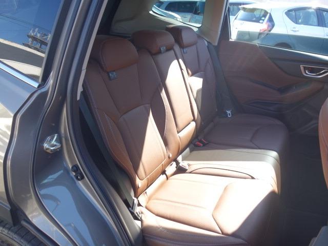 フォレスター アドバンス 禁煙車 本革シート サンルーフ アイサイト 4WD パワーバックドア ルーフレール 純正メモリーナビ フルセグTV CD/DVD再生 Bluetooth接続 USB接続 HDMI端子 バックカメラ(57枚目)