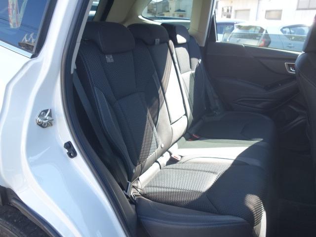 フォレスター アドバンス 禁煙車 ハーフレザーシート アイサイト 衝突被害軽減ブレーキ 4WD 純正SDナビ フルセグTV CD/DVD再生 Bluetooth接続 録音機能搭載 AUX接続 USB接続 バックカメラ ETC(17枚目)