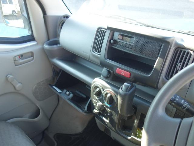 ＮＶ１００クリッパーバン ＤＸ　禁煙車　ハイルーフ　５ＡＧＳ車　純正ＦＭＡＭラジオデッキ　キーレス　２ｎｄ発進　マニュアルモードシフト　両側スライドドア（15枚目）