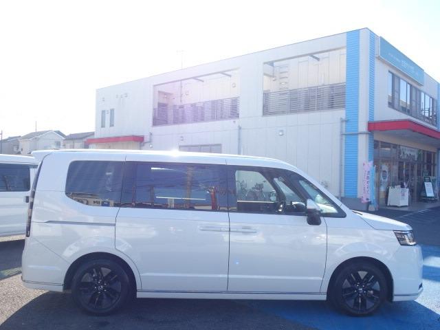 ステップワゴン ｅ：ＨＥＶスパーダ　禁煙車　ハーフレザーシート　純正メモリーナビ　フルセグＴＶ　バックカメラ　ＥＴＣ　スマートキー　両側パワースライドドア　パワーバックドア　パドルシフト　ホンダセンシング衝突被害軽減ブレーキ（6枚目）