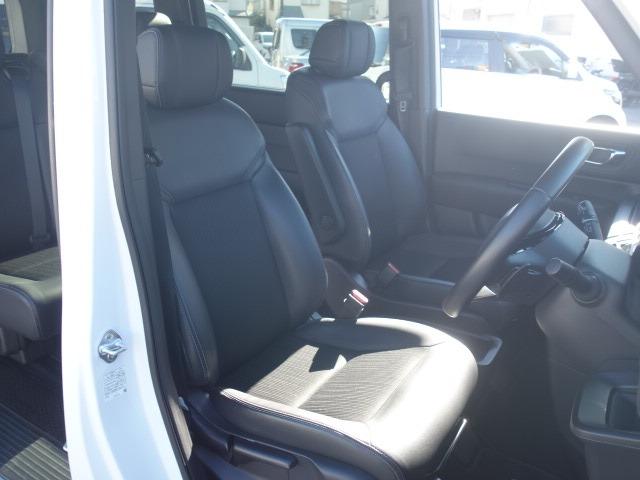 ステップワゴン ｅ：ＨＥＶスパーダ　禁煙車　ハーフレザーシート　純正メモリーナビ　フルセグＴＶ　バックカメラ　ＥＴＣ　スマートキー　両側パワースライドドア　パワーバックドア　パドルシフト　ホンダセンシング衝突被害軽減ブレーキ（17枚目）