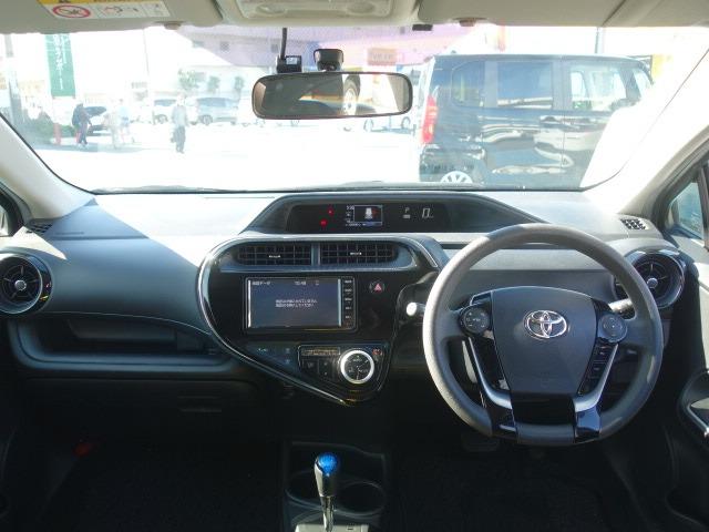 アクア S 純正SDナビ 地デジTV CD再生 Bluetooth接続 録音機能搭載 AUX接続 バックカメラ ETC キーレス Wエアバッグ ABS オート電格ミラー サイドドアバイザー(11枚目)