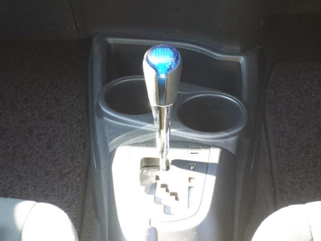 アクア S 純正SDナビ 地デジTV CD再生 Bluetooth接続 録音機能搭載 AUX接続 バックカメラ ETC キーレス Wエアバッグ ABS オート電格ミラー サイドドアバイザー(13枚目)