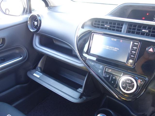 アクア S 純正SDナビ 地デジTV CD再生 Bluetooth接続 録音機能搭載 AUX接続 バックカメラ ETC キーレス Wエアバッグ ABS オート電格ミラー サイドドアバイザー(15枚目)