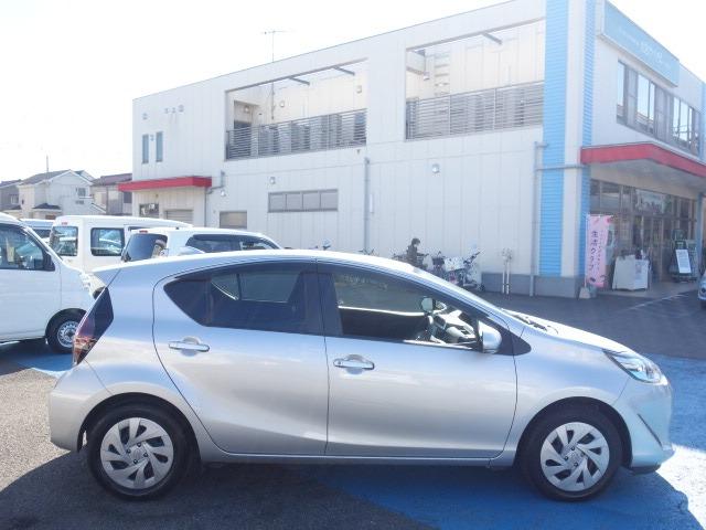 アクア S 純正SDナビ 地デジTV CD再生 Bluetooth接続 録音機能搭載 AUX接続 バックカメラ ETC キーレス Wエアバッグ ABS オート電格ミラー サイドドアバイザー(44枚目)