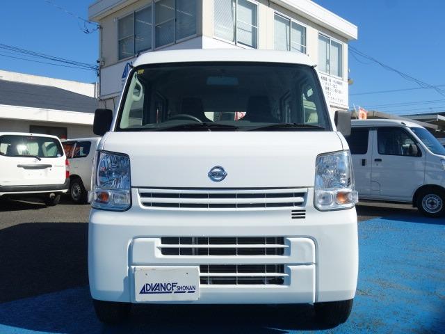 NV100クリッパーバン DX 禁煙車 ハイルーフ 5AGS車 純正FMAMラジオ 両側スライドドア 2nd発進 マニュアルシフト Wエアバッグ ABS サイドドアバイザー(5枚目)
