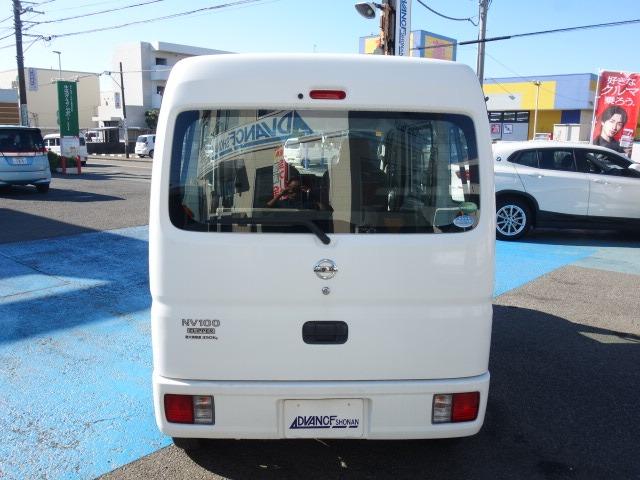 NV100クリッパーバン DX 禁煙車 ハイルーフ 5AGS車 純正FMAMラジオ 両側スライドドア 2nd発進 マニュアルシフト Wエアバッグ ABS サイドドアバイザー(8枚目)