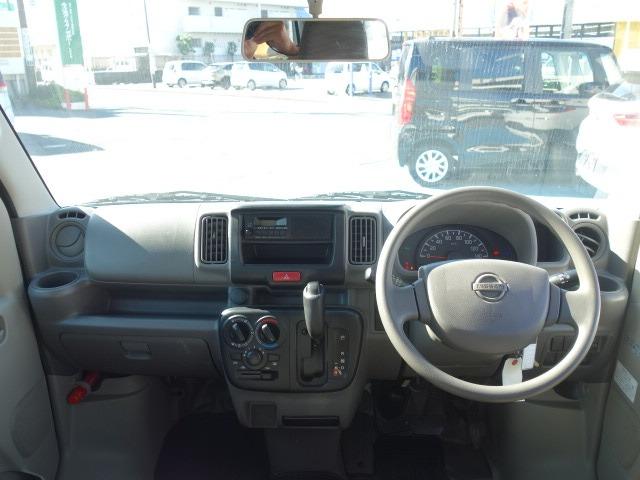 NV100クリッパーバン DX 禁煙車 ハイルーフ 5AGS車 純正FMAMラジオ 両側スライドドア 2nd発進 マニュアルシフト Wエアバッグ ABS サイドドアバイザー(11枚目)