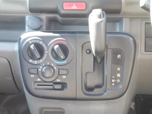 NV100クリッパーバン DX 禁煙車 ハイルーフ 5AGS車 純正FMAMラジオ 両側スライドドア 2nd発進 マニュアルシフト Wエアバッグ ABS サイドドアバイザー(13枚目)