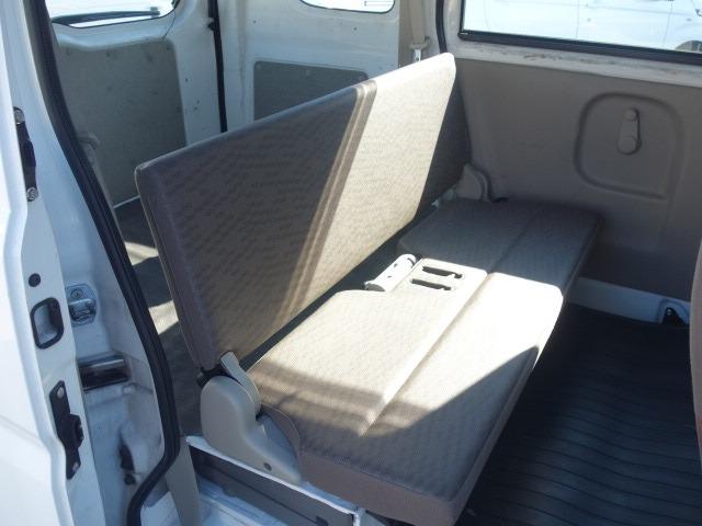 NV100クリッパーバン DX 禁煙車 ハイルーフ 5AGS車 純正FMAMラジオ 両側スライドドア 2nd発進 マニュアルシフト Wエアバッグ ABS サイドドアバイザー(17枚目)