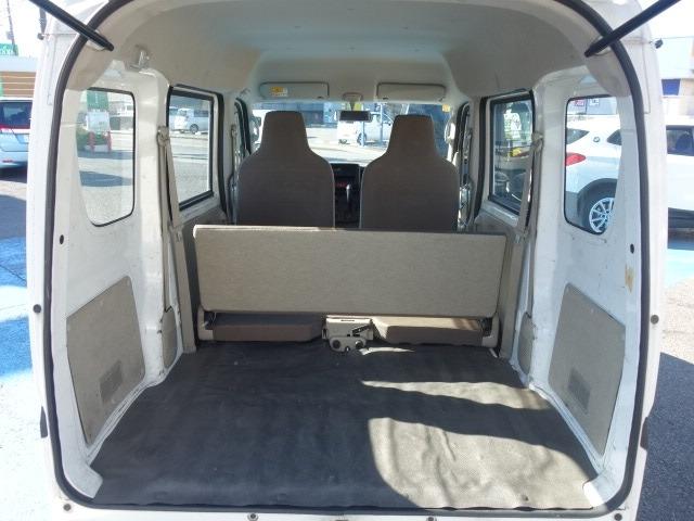 NV100クリッパーバン DX 禁煙車 ハイルーフ 5AGS車 純正FMAMラジオ 両側スライドドア 2nd発進 マニュアルシフト Wエアバッグ ABS サイドドアバイザー(22枚目)