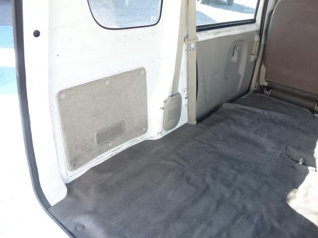 NV100クリッパーバン DX 禁煙車 ハイルーフ 5AGS車 純正FMAMラジオ 両側スライドドア 2nd発進 マニュアルシフト Wエアバッグ ABS サイドドアバイザー(25枚目)