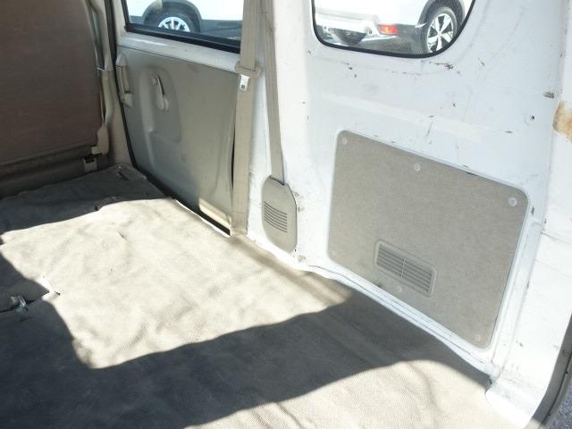 NV100クリッパーバン DX 禁煙車 ハイルーフ 5AGS車 純正FMAMラジオ 両側スライドドア 2nd発進 マニュアルシフト Wエアバッグ ABS サイドドアバイザー(26枚目)