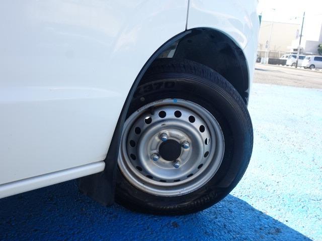 NV100クリッパーバン DX 禁煙車 ハイルーフ 5AGS車 純正FMAMラジオ 両側スライドドア 2nd発進 マニュアルシフト Wエアバッグ ABS サイドドアバイザー(29枚目)