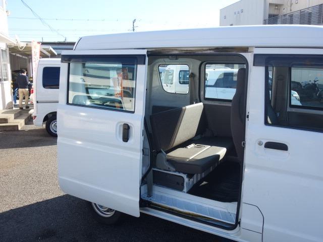 NV100クリッパーバン DX 禁煙車 ハイルーフ 5AGS車 純正FMAMラジオ 両側スライドドア 2nd発進 マニュアルシフト Wエアバッグ ABS サイドドアバイザー(51枚目)