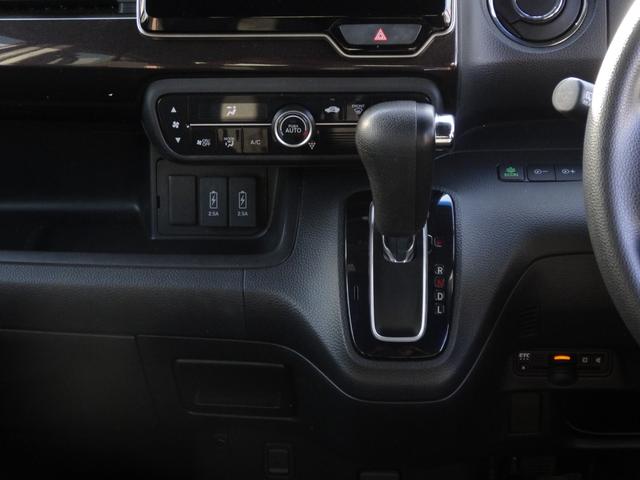 Ｎ－ＢＯＸカスタム Ｇ・Ｌホンダセンシング　禁煙車　社外メモリーナビ　地デジＴＶ　ＣＤＤＶＤ再生　ＥＴＣ　バックカメラ　スマートキー　パワースライドドア　ホンダセンシング衝突被害軽減ブレーキ　レーンアシスト　アダプティブクルーズコントロール（13枚目）