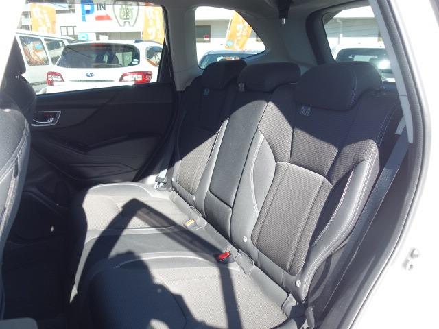 フォレスター ツーリング　禁煙車　アイサイト　４ＷＤ　ハーフレザーシート　純正メモリーナビ　フルセグＴＶ　ＣＤ／ＤＶＤ再生　Ｂｌｕｅｔｏｏｔｈ接続　バックカメラ　ＥＴＣ　スマートキー　パワーバックドア　デジタルインナーミラー（18枚目）