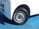 女性スタッフも常駐しております。『車屋さんは男だらけのイメージでなんだかこわそう』というお客様、ご安心ください。