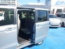 当店の中古車は、オートオークションから厳選して仕入れた後、店頭にてさらに第三者の評価検査を受けております。
