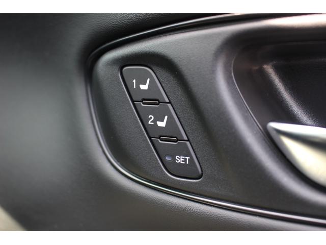ＺＲ－Ｖ ｅ：ＨＥＶＺ　禁煙　クルーズコントロール　ＬＥＤヘッドランプ　サイドエアバック　レザーシート　４ＷＤ　横滑り防止　ナビＴＶ　ドライブレコーダー　スマートキー　１オーナー　シートヒーター　ＥＴＣ（19枚目）
