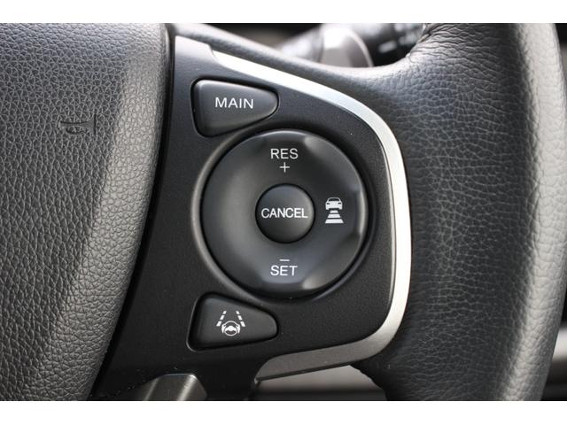 ステップワゴンスパーダ スパーダホンダセンシング　ＥＴＣ２．０　ＨｏｎｄａＳＥＮＳＩＮＧ　わくわくゲート　１６インチアルミ　ＦＡＢＴＥＣＴ撥水撥油シート大画面ナビ　バックカメラ　パドルシフト　スマートキー　７人乗り　フォグライト　両側電動スライド（16枚目）