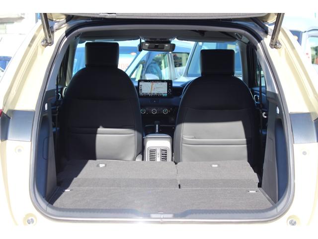 ヴェゼル ｅ：ＨＥＶＺ　ＥＴＣ２．０　ワイヤレス充電器　運転席助手席シートヒーター　ハンズフリーアクセスパワーテールゲート　１８インチアルミ　ナビゲーション　バックカメラ　前後ドラレコ　スマートキー　衝突回避支援ブレーキ機能（14枚目）