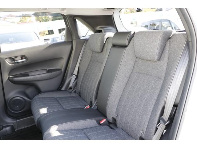 フィット ホーム 当社元試乗車 ETC HondaSENSING LEDヘッドライト CONNECTナビ 前後ドラレコバックカメラ ドアバイザー スマートキー フロアカーペット 電子制御パーキング アダプティブクルコン(11枚目)