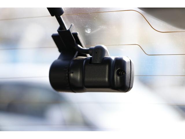 フィット ホーム 当社元試乗車 ETC HondaSENSING LEDヘッドライト CONNECTナビ 前後ドラレコバックカメラ ドアバイザー スマートキー フロアカーペット 電子制御パーキング アダプティブクルコン(14枚目)