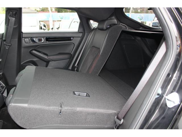 長い荷物もシートアレンジが可能です。