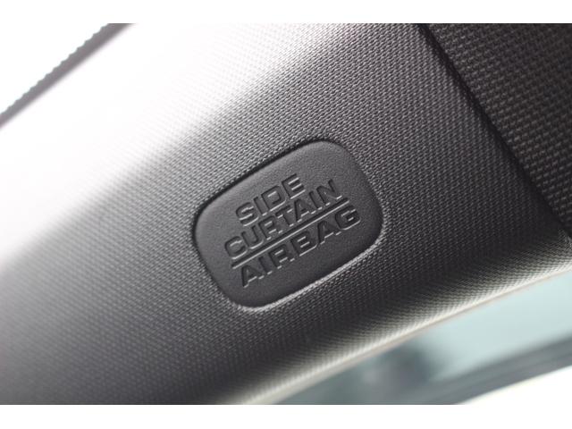 サイドカーテンエアバック装着車です。