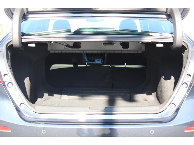 大容量を誇るトランク。後席を倒せば容量をさらに増やせます。