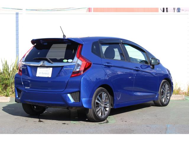 フィットハイブリッド Ｓパッケージ　１オーナー　純正ナビ　Ｂカメラ　ＲＳ大型リヤスポイラー　フォグライト　あんしんパッケージ　禁煙　点検記録簿　サイドエアバック　ワンセグテレビ　リアカメラ　ＵＳＢ　ＶＳＡ　クルコン　イモビライザー（8枚目）