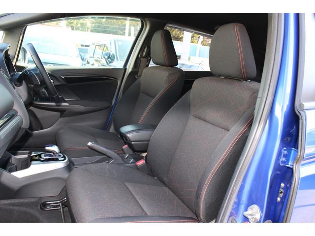 フィットハイブリッド Ｓパッケージ　１オーナー　純正ナビ　Ｂカメラ　ＲＳ大型リヤスポイラー　フォグライト　あんしんパッケージ　禁煙　点検記録簿　サイドエアバック　ワンセグテレビ　リアカメラ　ＵＳＢ　ＶＳＡ　クルコン　イモビライザー（11枚目）