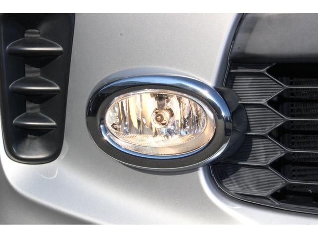 フリード Ｇエアロ　ＥＴＣ　ＨＩＤ　スマートキーシステム　イモビライザー　純正１５インチアルミ　左側電動スライドドア　ギャザズ純正ナビゲーション　ドアバイザー　フロアカーペット　フォグライト　助手席エアバッグ　盗難防止（8枚目）