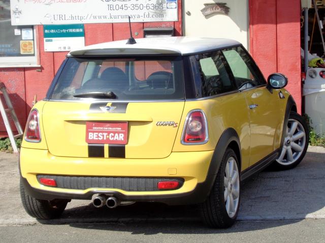 ＭＩＮＩ クーパーＳ　正規ディーラー車　キーレス　ＨＤＤナビ　ＤＶＤ再生　ＥＴＣ　ＨＩＤライト　オートＡＣ　Ｗエアバッグ　ＡＢＳ　電動格納ミラー　記録簿　取説（2枚目）