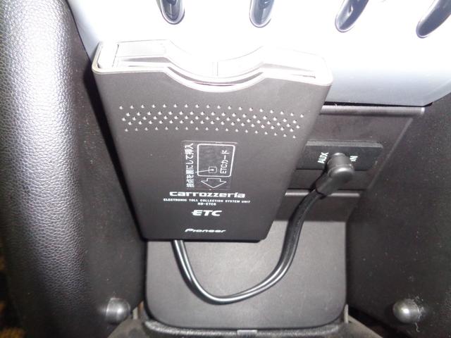 ＭＩＮＩ クーパーＳ　正規ディーラー車　キーレス　ＨＤＤナビ　ＤＶＤ再生　ＥＴＣ　ＨＩＤライト　オートＡＣ　Ｗエアバッグ　ＡＢＳ　電動格納ミラー　記録簿　取説（7枚目）