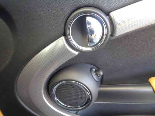 ＭＩＮＩ クーパーＳ　正規ディーラー車　キーレス　ＨＤＤナビ　ＤＶＤ再生　ＥＴＣ　ＨＩＤライト　オートＡＣ　Ｗエアバッグ　ＡＢＳ　電動格納ミラー　記録簿　取説（8枚目）