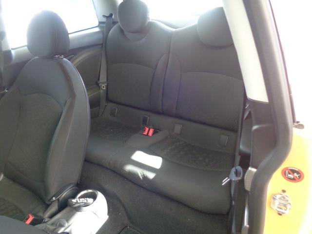 ＭＩＮＩ クーパーＳ　正規ディーラー車　キーレス　ＨＤＤナビ　ＤＶＤ再生　ＥＴＣ　ＨＩＤライト　オートＡＣ　Ｗエアバッグ　ＡＢＳ　電動格納ミラー　記録簿　取説（12枚目）