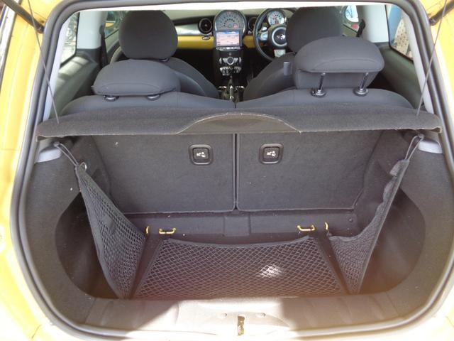 ＭＩＮＩ クーパーＳ　正規ディーラー車　キーレス　ＨＤＤナビ　ＤＶＤ再生　ＥＴＣ　ＨＩＤライト　オートＡＣ　Ｗエアバッグ　ＡＢＳ　電動格納ミラー　記録簿　取説（13枚目）