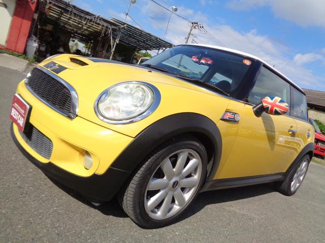 ＭＩＮＩ クーパーＳ　正規ディーラー車　キーレス　ＨＤＤナビ　ＤＶＤ再生　ＥＴＣ　ＨＩＤライト　オートＡＣ　Ｗエアバッグ　ＡＢＳ　電動格納ミラー　記録簿　取説（19枚目）