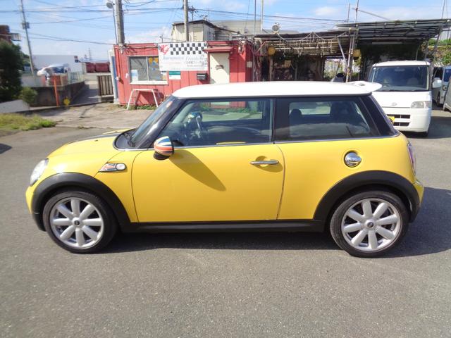 ＭＩＮＩ クーパーＳ　正規ディーラー車　キーレス　ＨＤＤナビ　ＤＶＤ再生　ＥＴＣ　ＨＩＤライト　オートＡＣ　Ｗエアバッグ　ＡＢＳ　電動格納ミラー　記録簿　取説（20枚目）