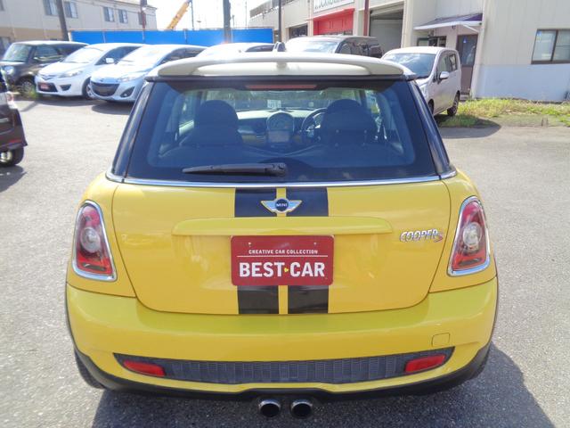 ＭＩＮＩ クーパーＳ　正規ディーラー車　キーレス　ＨＤＤナビ　ＤＶＤ再生　ＥＴＣ　ＨＩＤライト　オートＡＣ　Ｗエアバッグ　ＡＢＳ　電動格納ミラー　記録簿　取説（22枚目）