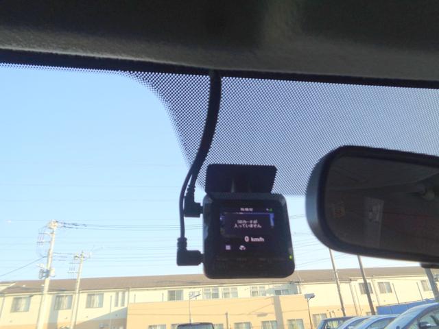 プレマシー ２０ＣＳ　アドバンストキー　メモリーナビ　フルセグＴＶ　ＤＶＤ再生　Ｂｌｕｅｔｏｏｔｈ　ＵＳＢ入力　バックカメラ　ＥＴＣ　パワスラ　オートＡＣ　Ｗエアバッグ　ＡＢＳ　電動格納ミラー　ＰＶガラス（10枚目）